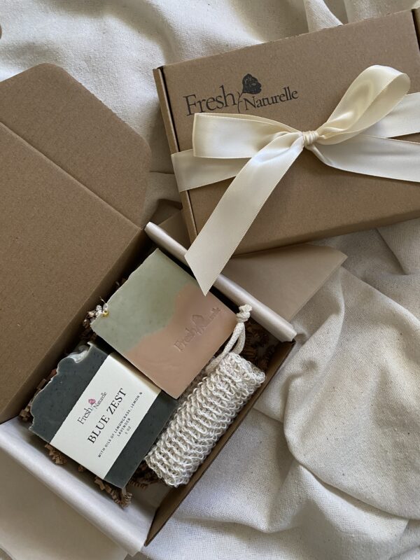 2 Soaps & Pouch Gift Box